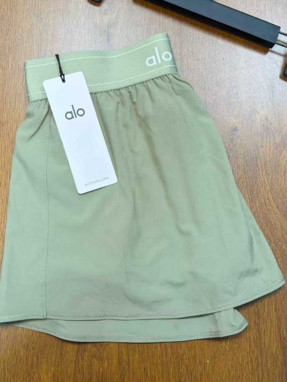 Alo Yoga🧚‍♀️Match Point Tennis Skirt Dune Grass,NWT - Picture 4 of 7